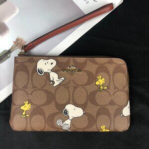Coach X Peanuts Corner Zip Wristlet Wallet With Snoopy & Woodstock